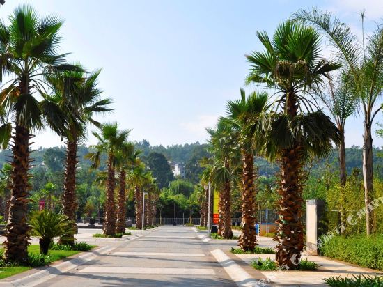 Rising Hot Spring Resort Kunming in Lianran, People's Republic of China