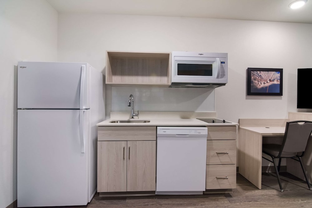 WoodSpring Suites Morrisville Raleigh Durham Airport - photo 19