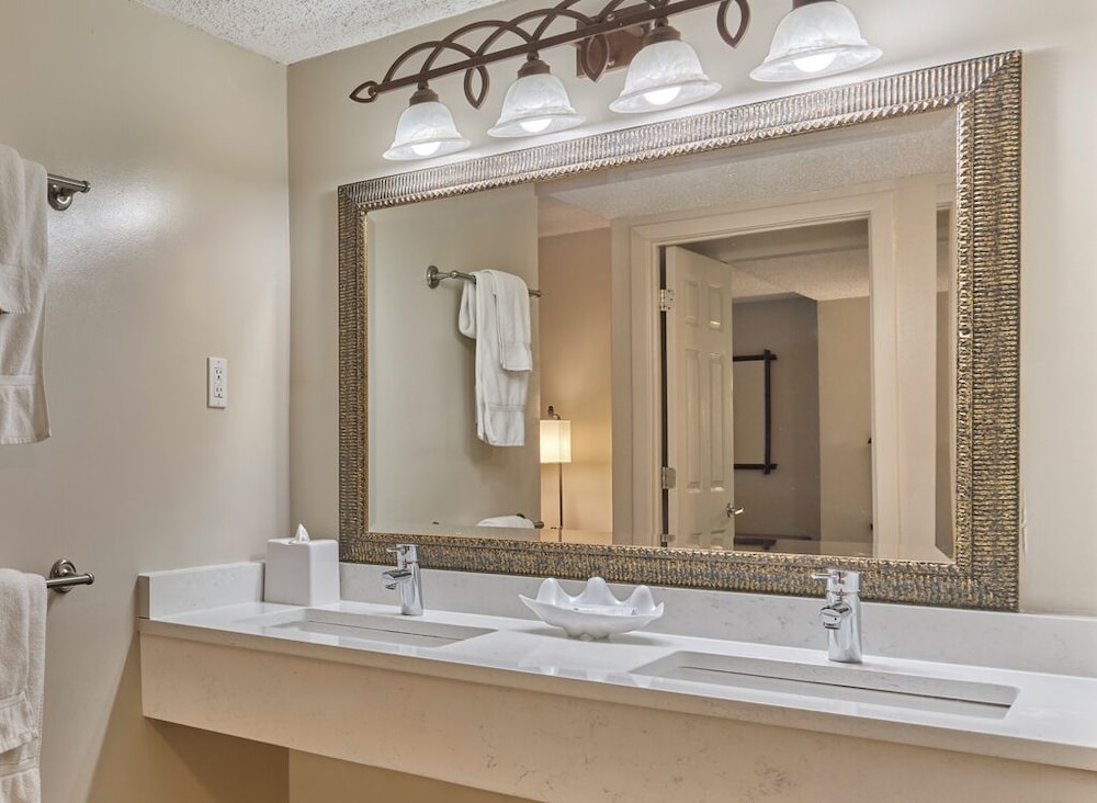 Henlopen Oceanfront Hotel - photo 35