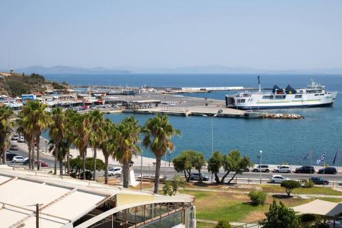 Zenios Rafina Sea View Rental with Easy Access to the Islands — 4-Star Luxury Hotel in Rafina, Greece