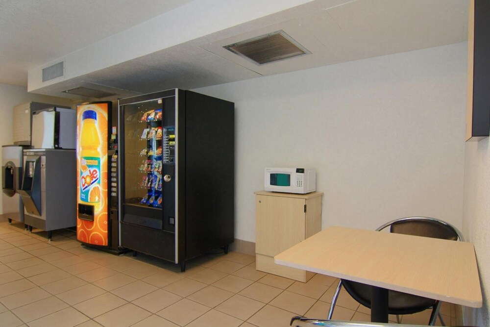 Motel 6 Rapid City SD - photo 26