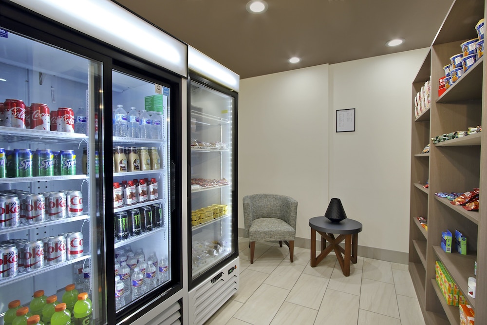 Holiday Inn Express & Suites Brookshire Katy Freeway by IHG - photo 18