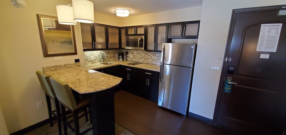 Staybridge Suites Eau Claire Altoona by IHG - photo 30