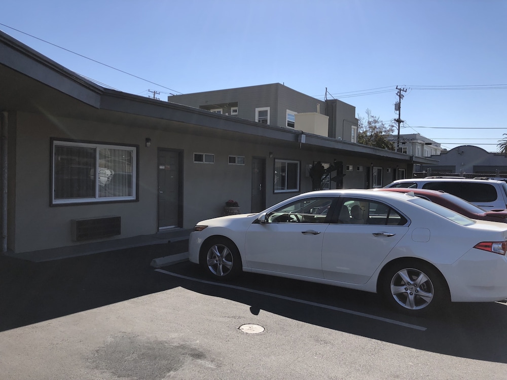 Bay Bridge Inn - photo 33
