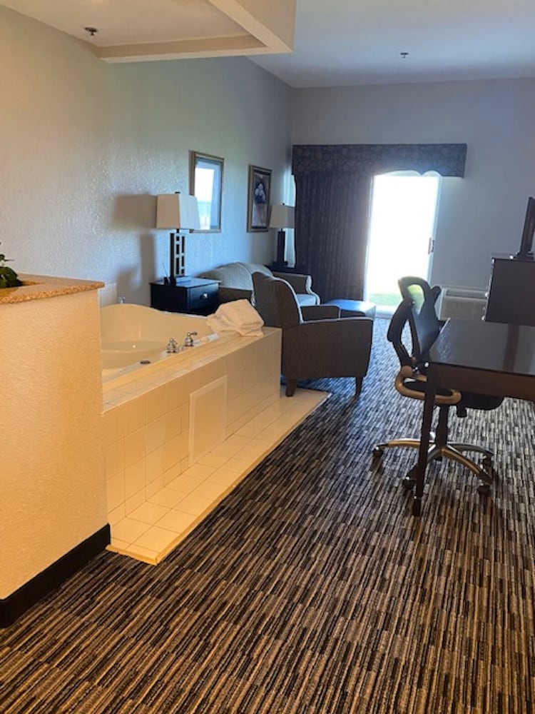 Lakeside Resort and Conference Center - photo 30