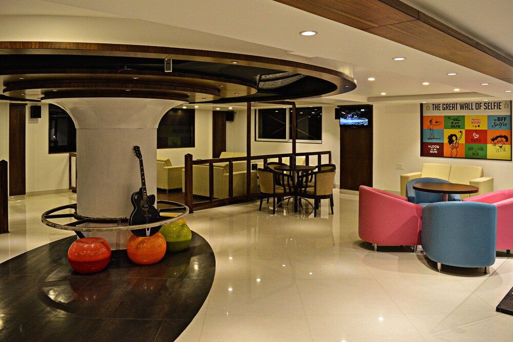 OYO Premium Mysore MG Road — Mysore — photo 4