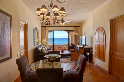 Condominios La Luna Ocean Front — 4-Star Luxury Hotel in Cabo San Lucas, Mexico