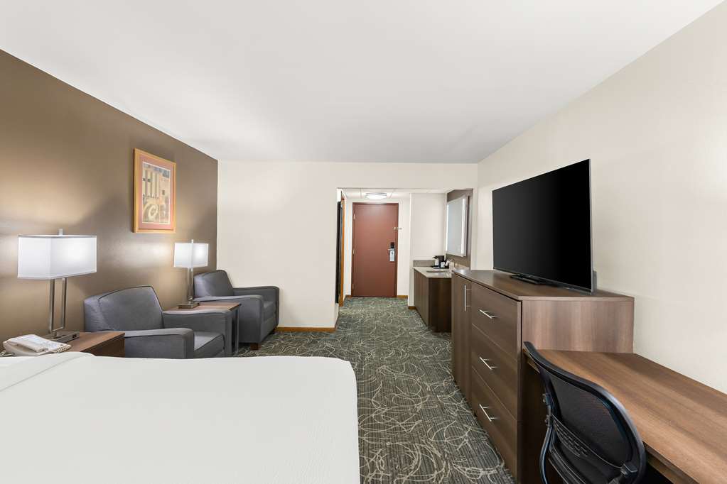 Best Western West Towne Suites - photo 16