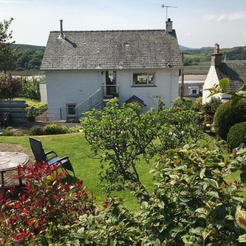 Phoenix Cottage — 4-Star Luxury Hotel in Dumfries, United Kingdom