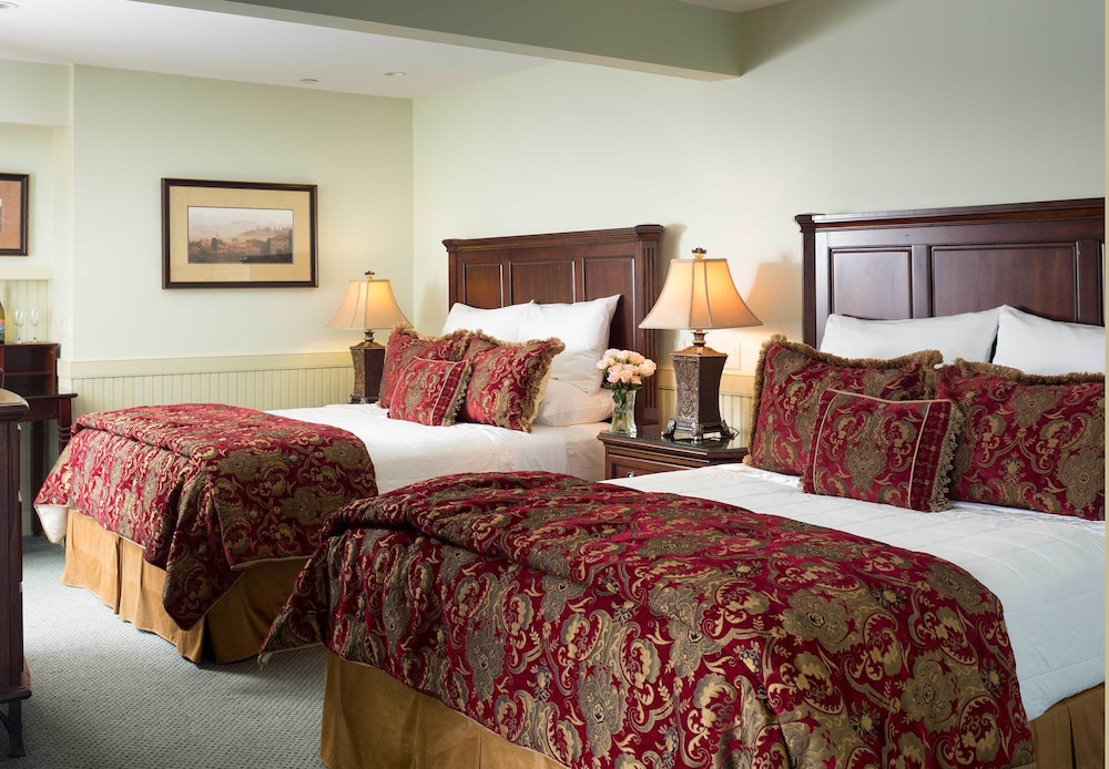 Grand Harbor Inn - photo 5