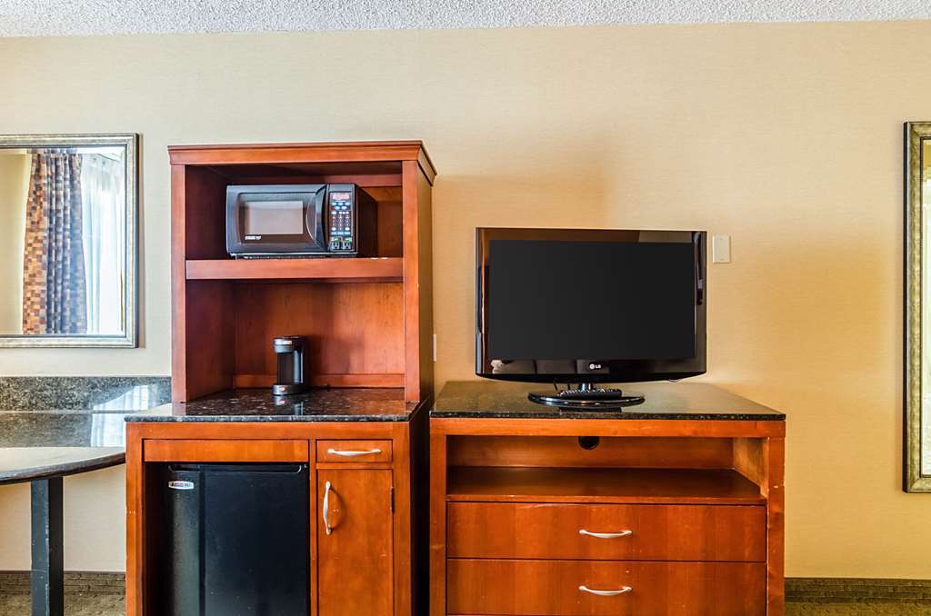 Quality Inn Chicopee Springfield - photo 15