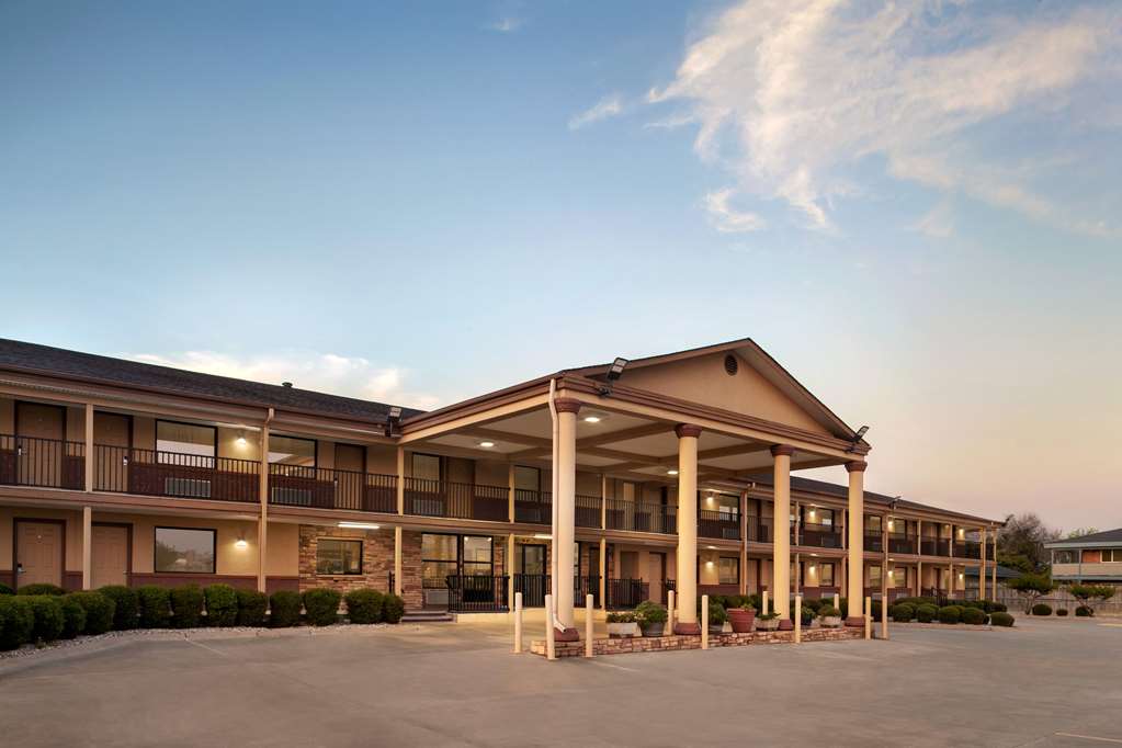 Days Inn by Wyndham Paris - photo 4