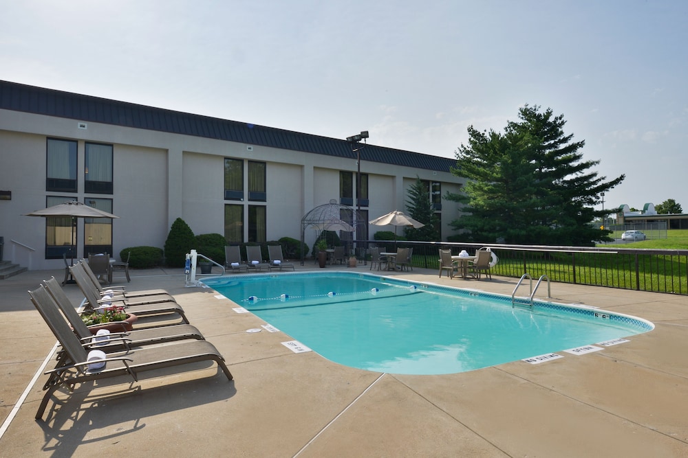 Greenstay Hotel & Suites - photo 29