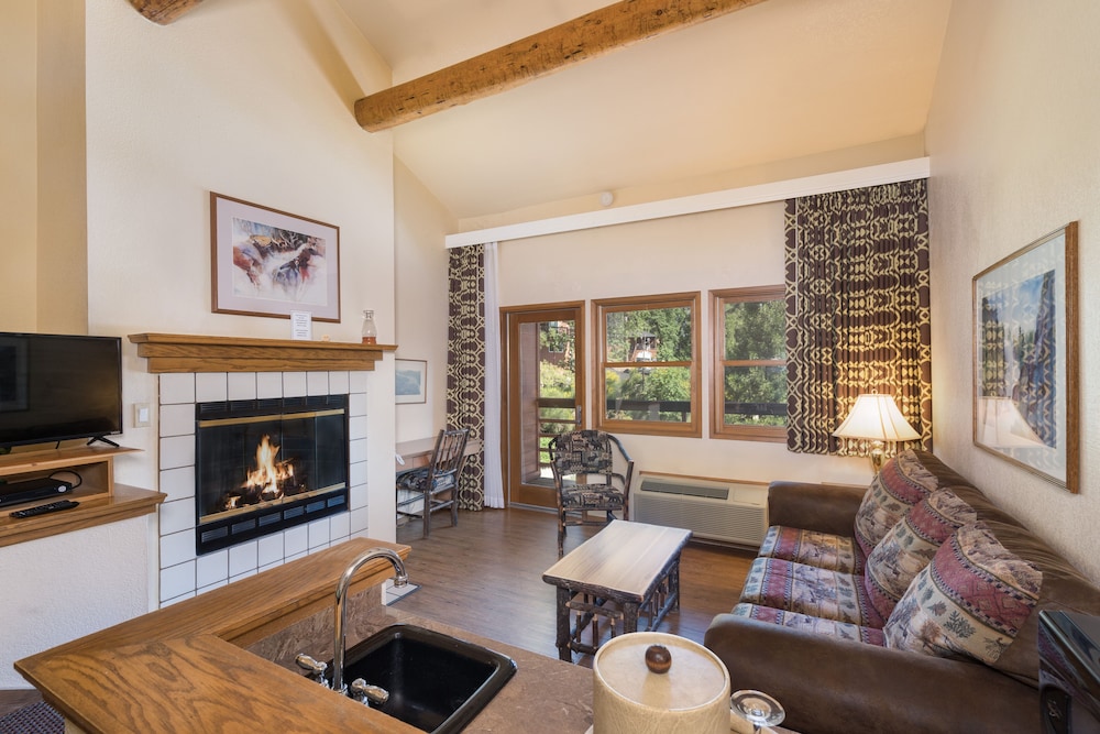 The Pines Resort - photo 9