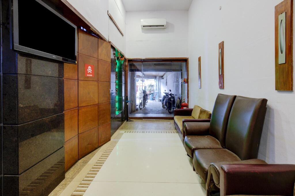 Capital O 77295 Hotel Bansidhar Bhuvan