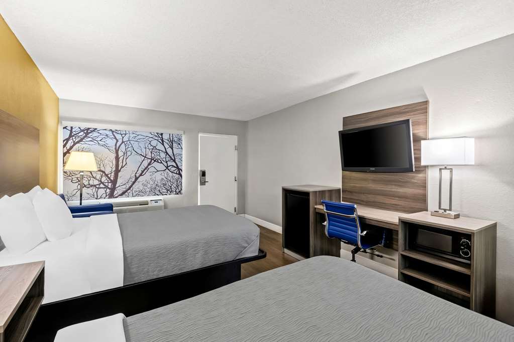 Quality Inn near Blue Spring - photo 16