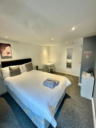 Large City Centre Room
