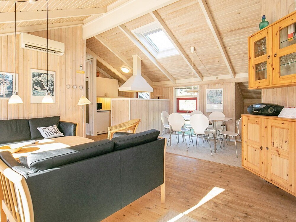 Cozy Summer House Near Hals — 4-Star Luxury Hotel in Hals, Denmark