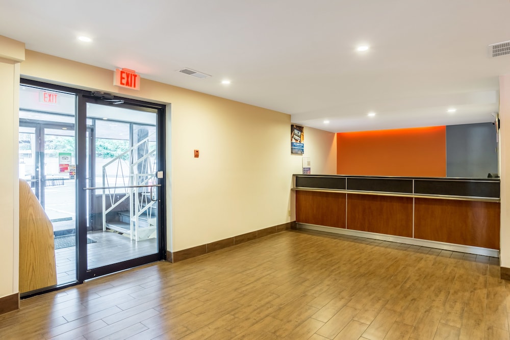 Motel 6 Atlanta GA Downtown - photo 2