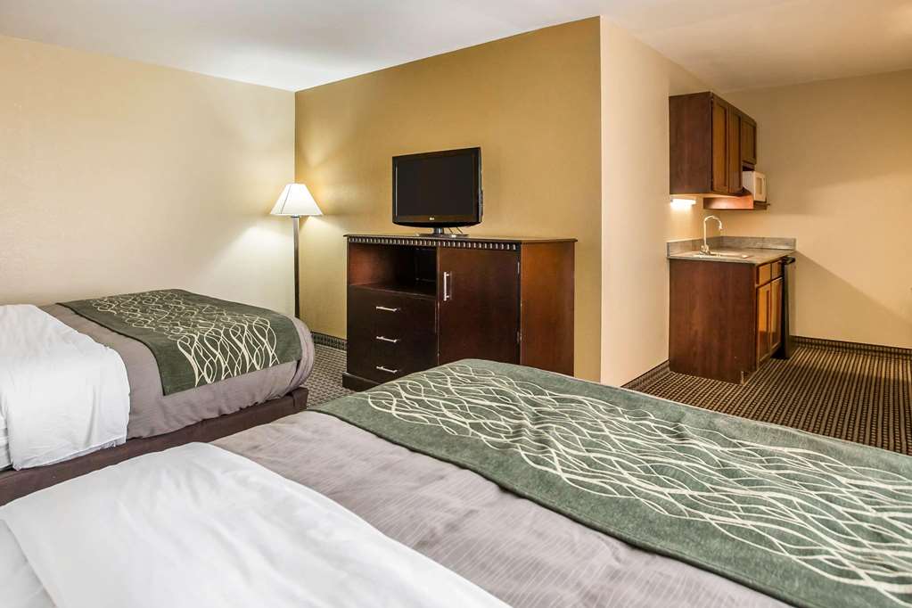 Econo Lodge Inn & Suites Monroe - photo 16