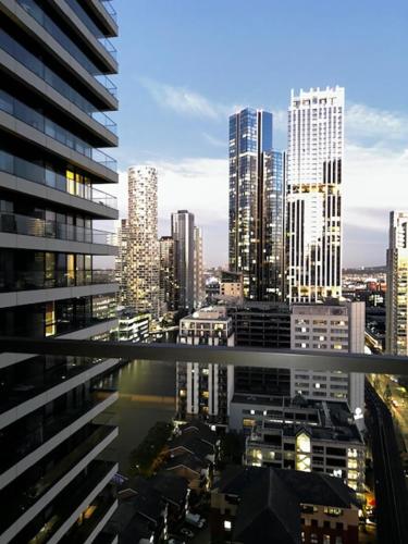 Luxury High Rise 2 Bed With Lovely View In Canary Wharf — 4-Star Luxury Hotel in London, United Kingdom