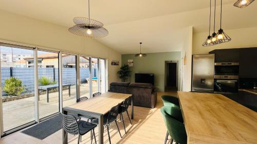 La Garenne piscine et pinède in Saint-Jean-De-Monts, France