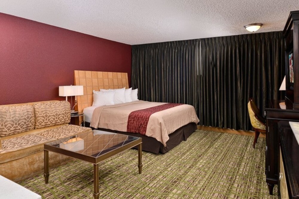 Rodeway Inn & Suites Fresno - photo 30