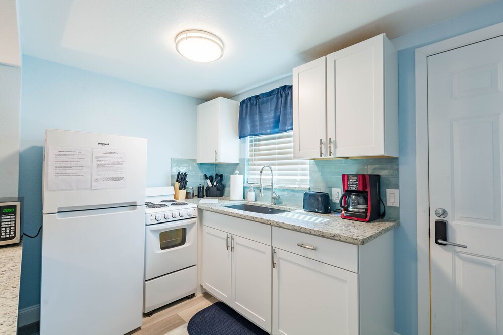 Upham Beach Inn - photo 14