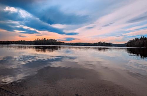 Acadia Sunset Fishing Cabin #2 family beach fire pit — 4-Star Luxury Hotel in Sullivan, United States