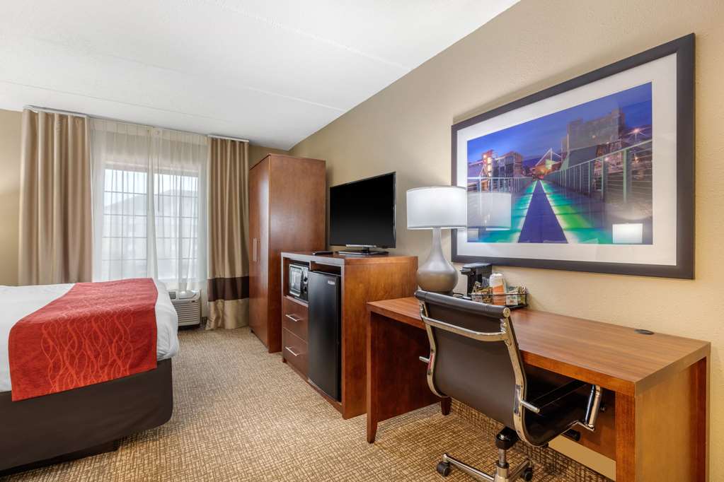 Comfort Inn & Suites Hamilton Place - photo 16