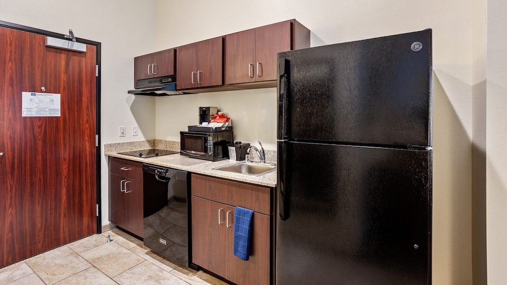 Cobblestone Inn & Suites Fremont - photo 23
