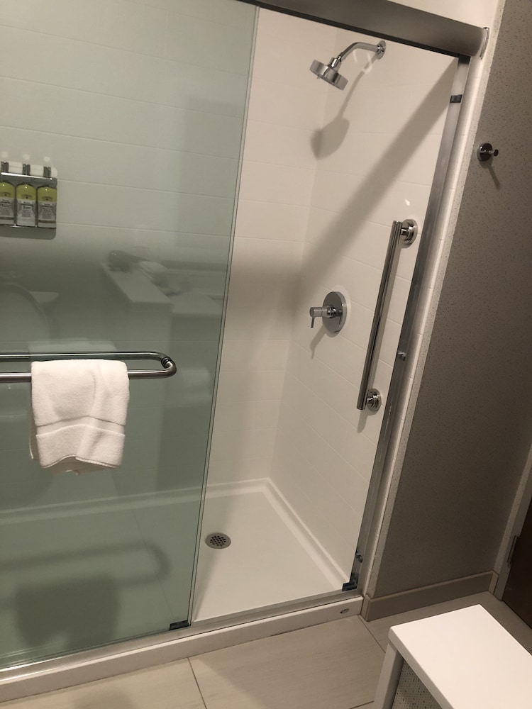 Holiday Inn Express & Suites Madison West Middleton - photo 29