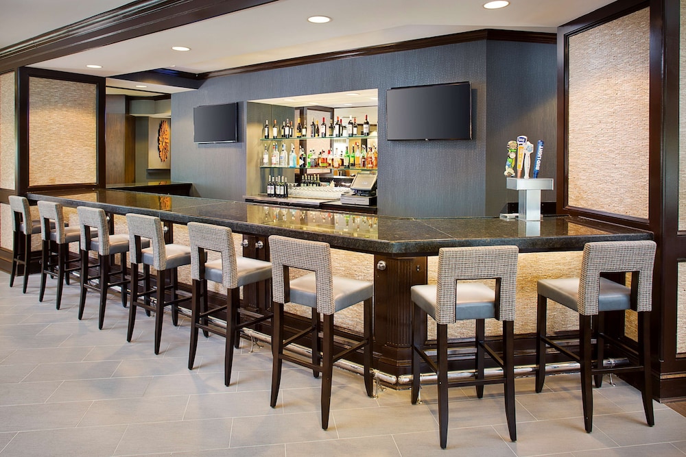 DoubleTree Hotel Baltimore BWI Airport - photo 2