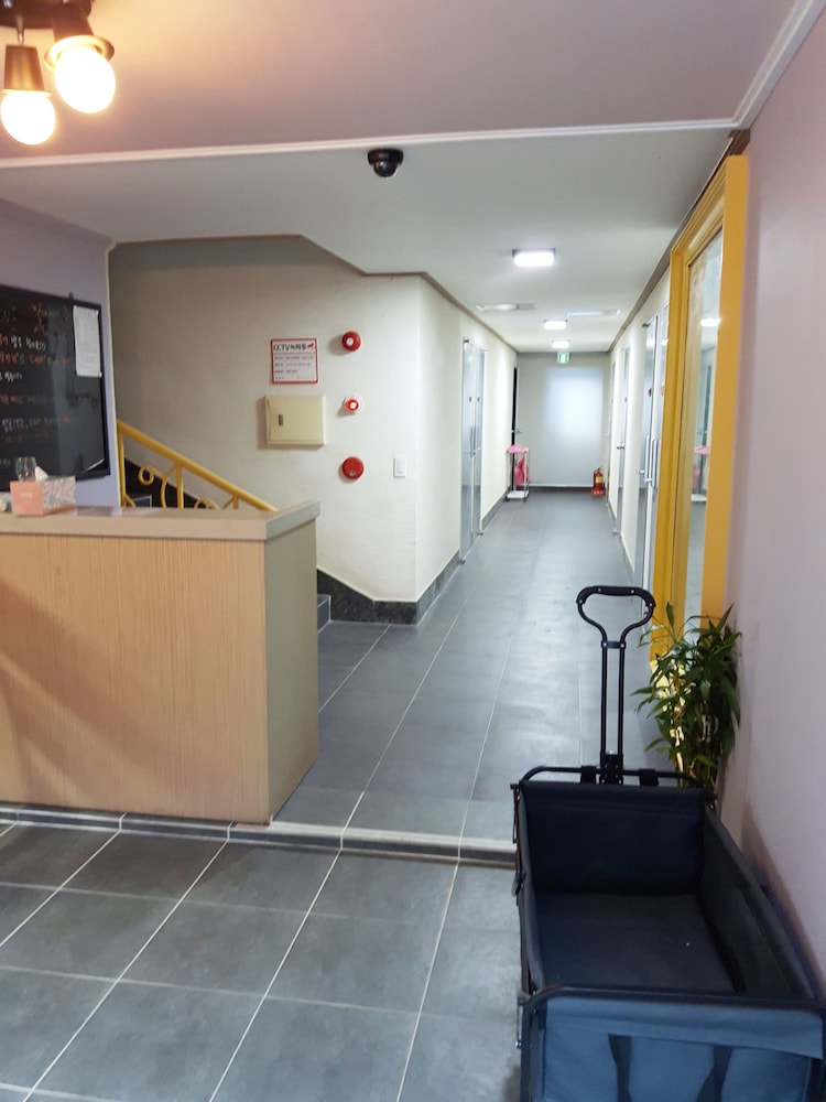 Busan Inn — hotel in Busan