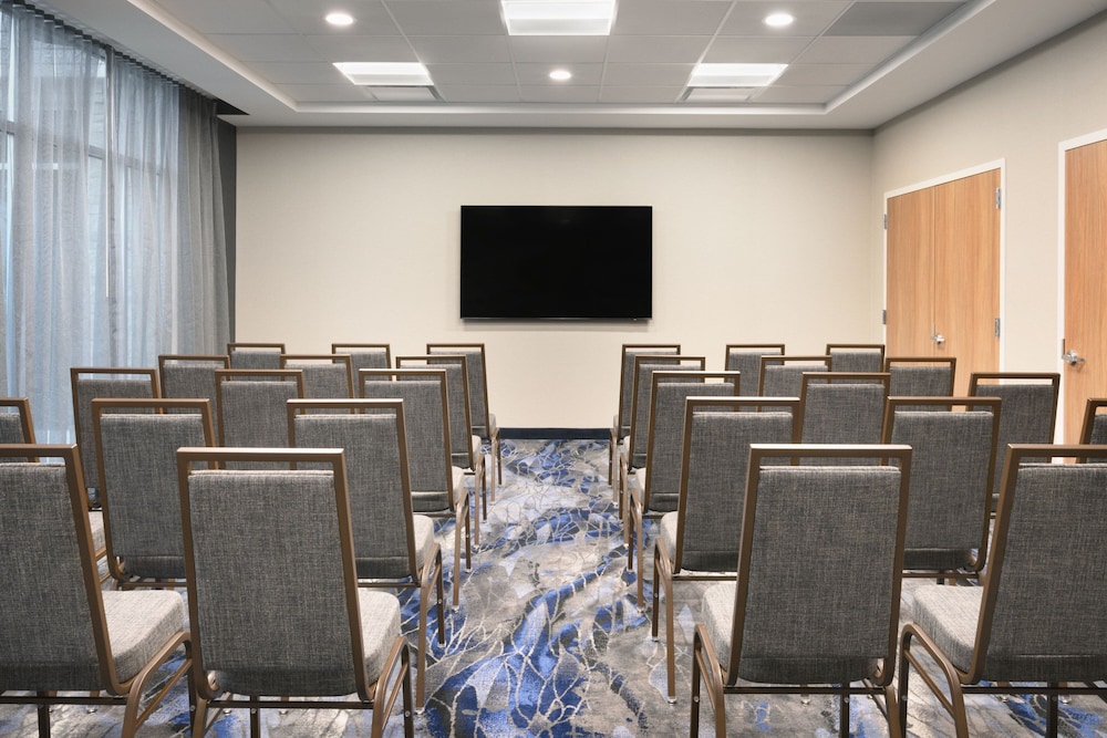 Fairfield by Marriott Inn & Suites Orlando at Millenia - photo 36