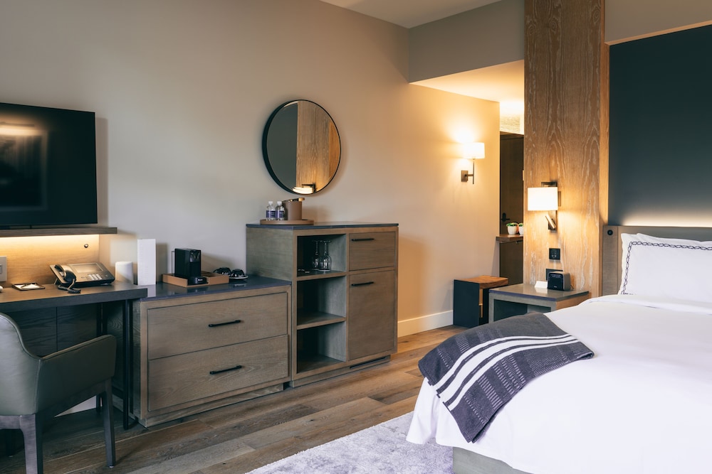 Bellevue Club Hotel - photo 4