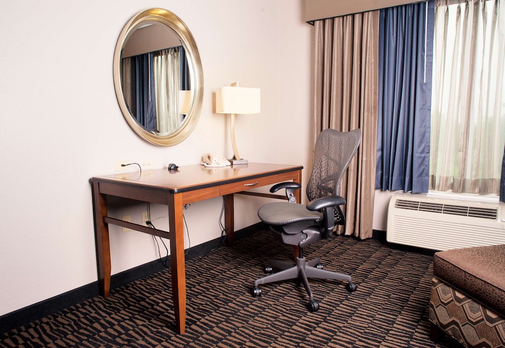 Hilton Garden Inn Austin NW Arboretum - photo 16