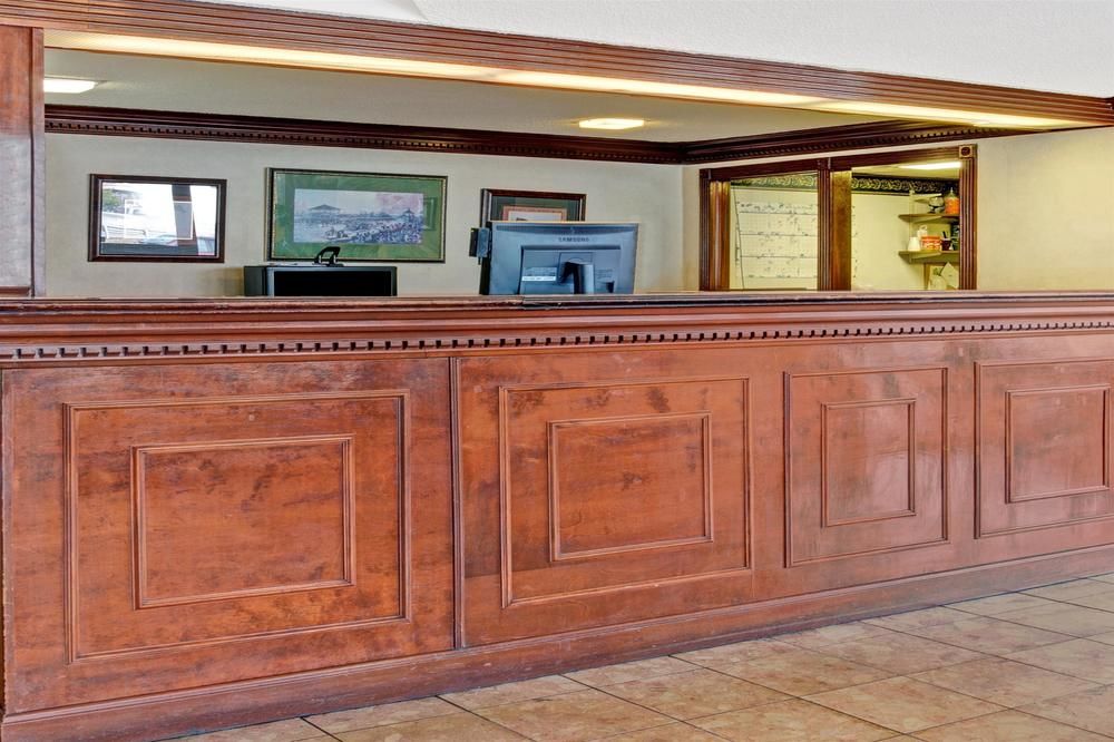 Clarion Inn Louisville - photo 4