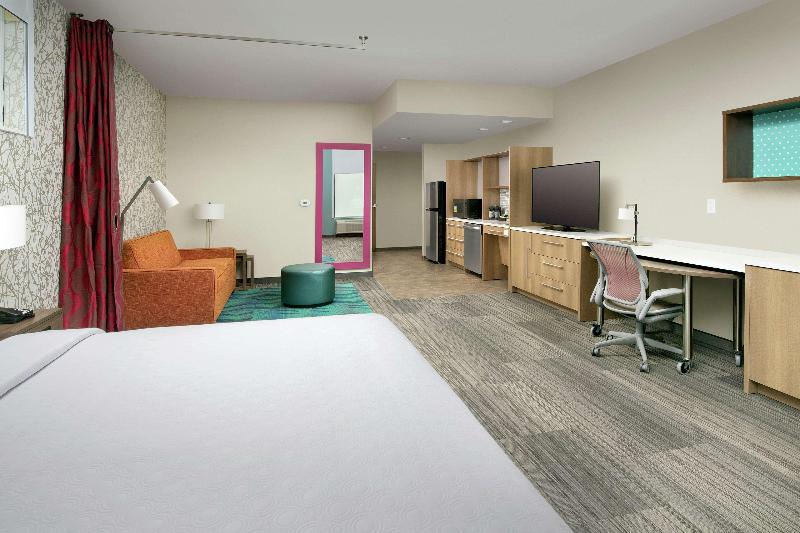 Home2 Suites by Hilton Edison - photo 21