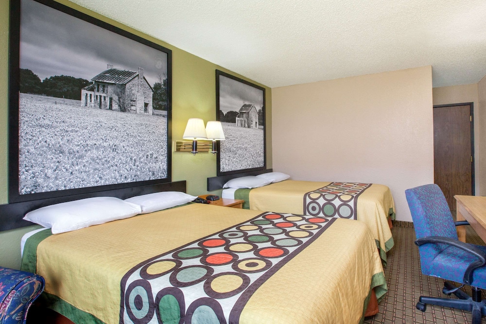 Super 8 by Wyndham Sherman - photo 9