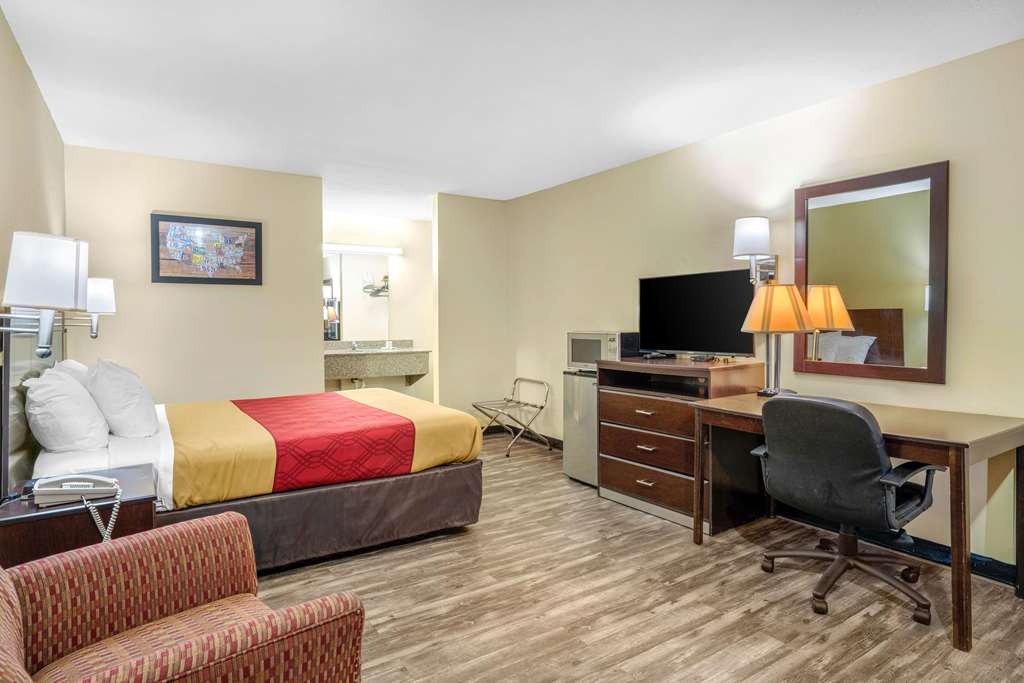 Econo Lodge Rolla I 44 Exit 184 Near Missouri University of Science and Technology - photo 12