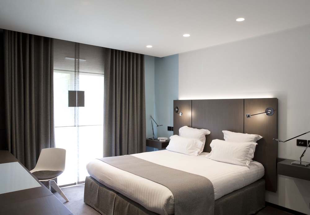 La Pyramide Maison Henriroux — 4-Star Luxury Hotel in Vienne, France