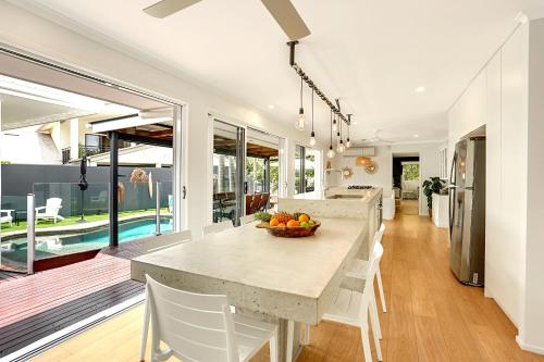 Birdsong - carbon neutral hotel in Sunrise Beach
