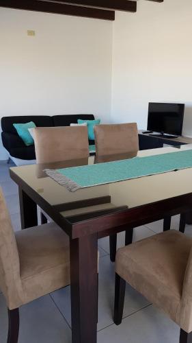 Apartamento Deluxe Senderos del Vino I con cochera incluida Desayuno opcional — 4-Star Luxury Hotel in Mendoza, Argentina