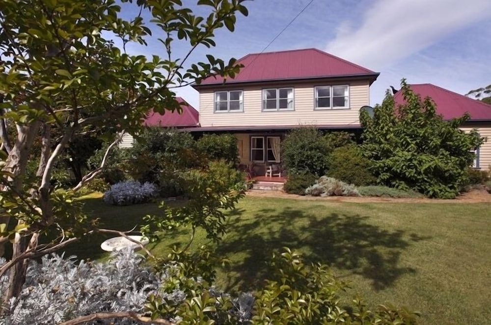 Redcliffe House — 4-Star Luxury Hotel in Swansea, Australia