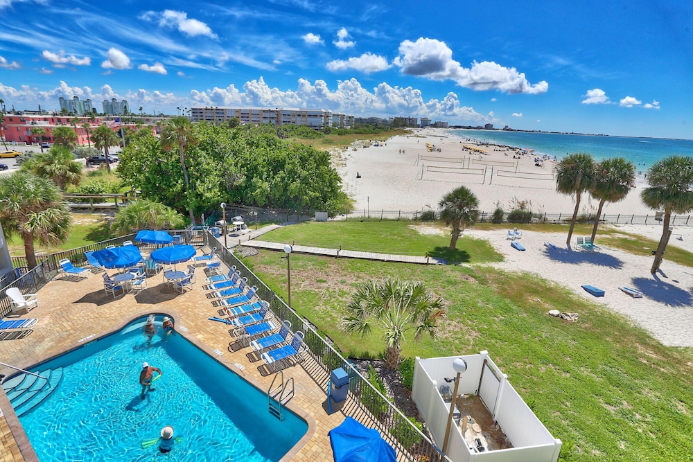 Caprice 306 — 4-Star Luxury Hotel in Saint Pete Beach, United States