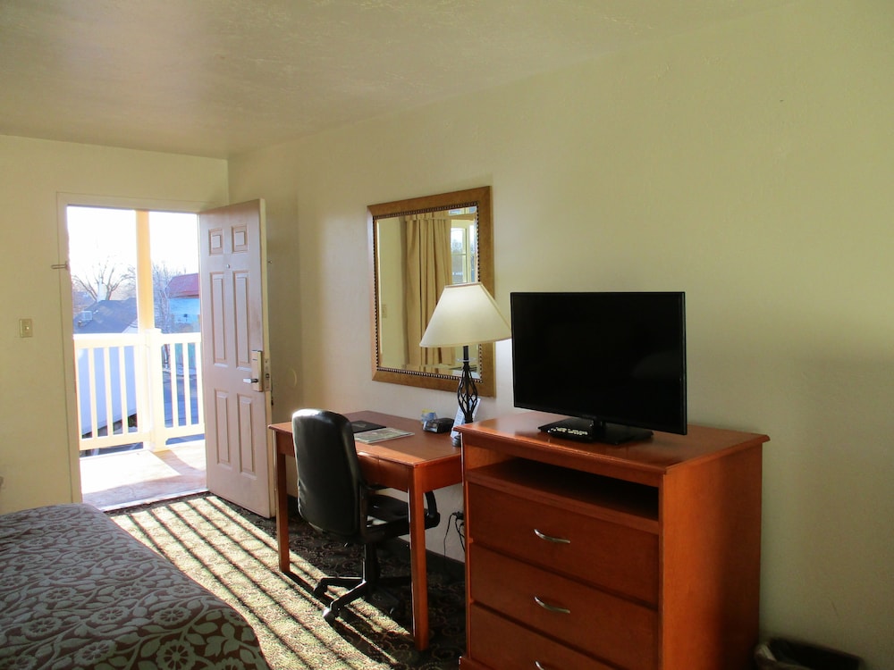 Days Inn by Wyndham Montrose - photo 32