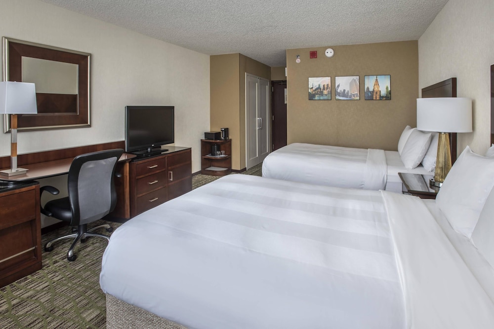 Philadelphia Airport Marriott - photo 14