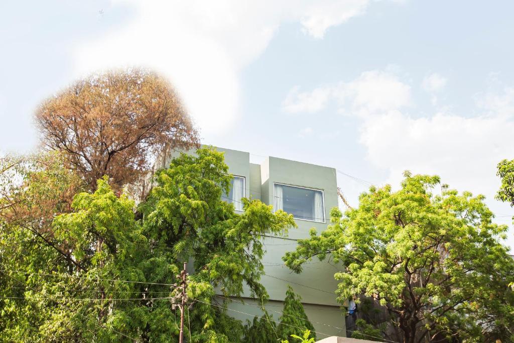 Townhouse Oak Ramdaspeth KRIMS Hospital — 4-Star Luxury Hotel in Nagpur, India