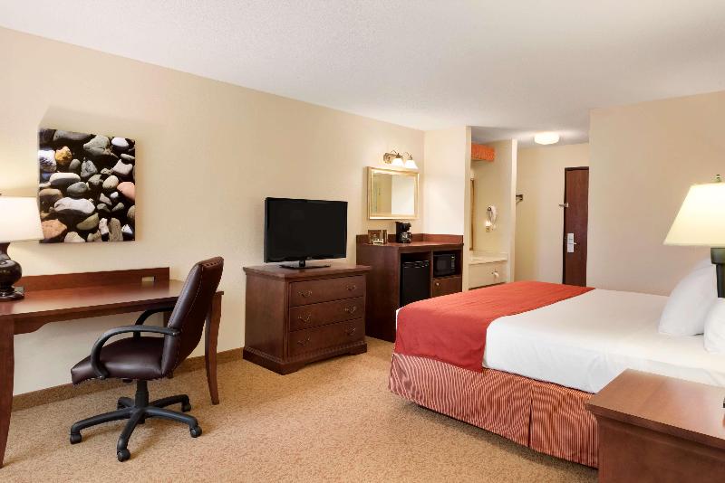 Country Inn & Suites by Radisson Cedar Rapids Airport IA - photo 20